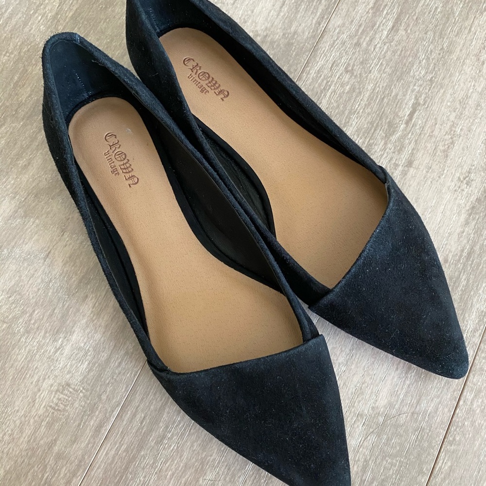 Crown Vintage 7.5 Black Suede Pointed Flats